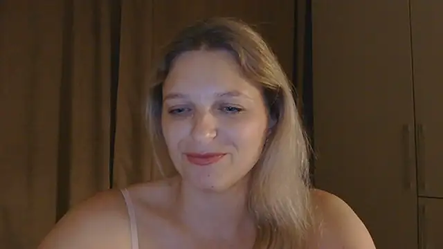 Snapshot of ElisSky301 chatting on July 4, 2026, 8:46 pm ElisSky301 online show from July 4, 2026, 8:46 pm