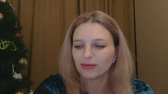 ElisSky301 online show from December 18, 2025, 9:07 pm