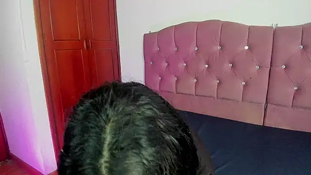 Sara Moon 18 online show from November 11, 2025, 8:36 pm