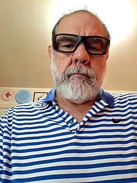 Snapshot of pena633 chatting on May 20, 2026, 12:13 pm pena633 online show from May 20, 2026, 12:13 pm