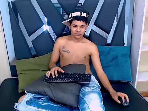 Yordi Alpha online show from October 25, 2025, 12:28 pm