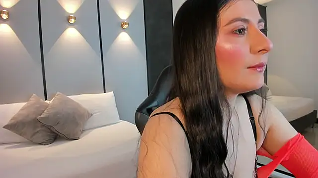 mia collins96 online show from April 19, 2026, 2:23 am