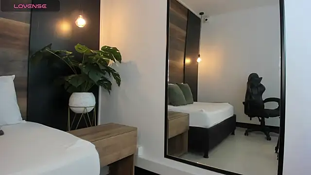 mia collins96 online show from February 8, 2026, 1:58 am