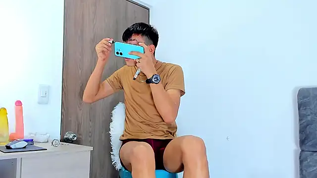 Nicolas Torres  online show from November 12, 2025, 4:27 am