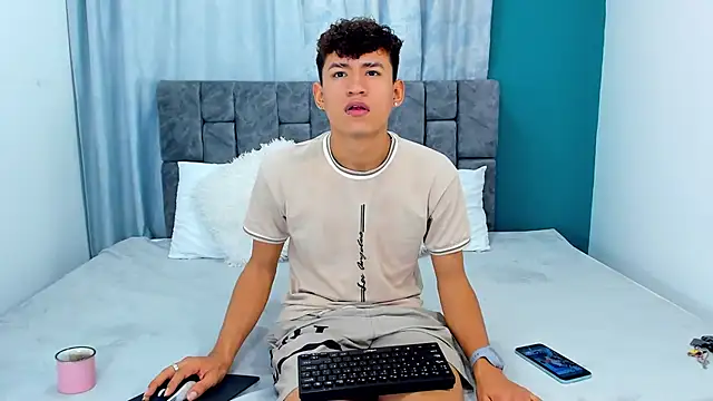 Nicolas Torres  online show from November 30, 2025, 6:36 am