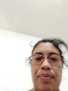 Chicattoo69 online show from November 6, 2025, 5:50 pm