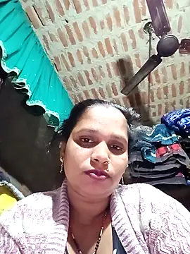 Snapshot of Hot_mona1 chatting on December 3, 2025, 12:33 am Hot mona1 online show from December 3, 2025, 12:33 am