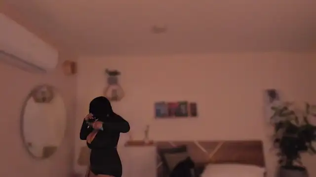 YariRose online show from February 12, 2026, 2:06 pm