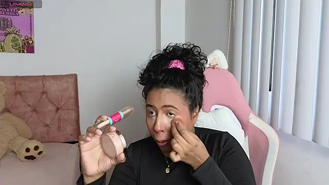 Valery lovexx online show from November 17, 2025, 10:36 pm