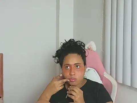 Valery lovexx online show from November 21, 2025, 10:53 pm