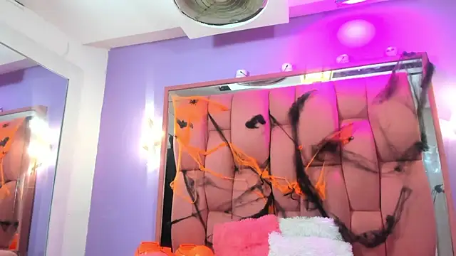 SHARICKMONTANO online show from October 30, 2025, 8:39 pm