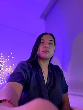 aly nicols online show from October 24, 2025, 12:09 am