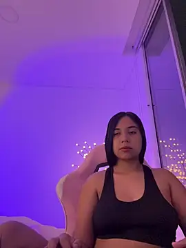 aly nicols online show from November 25, 2025, 3:29 am