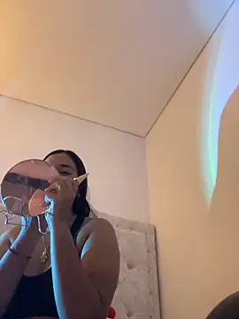 aly nicols online show from November 14, 2025, 11:41 pm