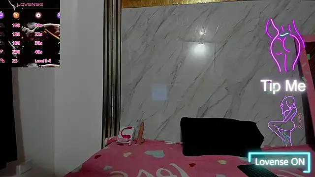 Sasha Blonde online show from November 11, 2025, 7:41 pm