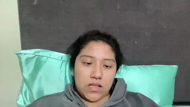 Kmiii21 online show from October 22, 2025, 2:22 am