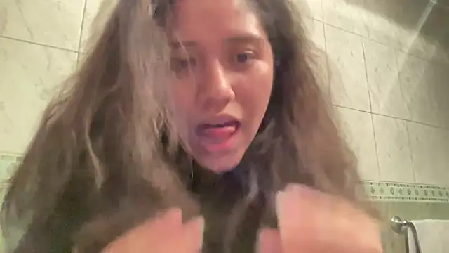 Kmiii21 online show from October 24, 2025, 6:12 am