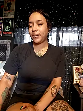 Isis Bathory online show from November 26, 2025, 3:56 pm