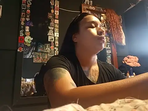 Isis Bathory online show from November 29, 2025, 2:28 pm