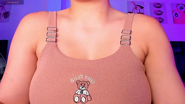 kittymonroe1 online show from April 18, 2026, 7:07 pm