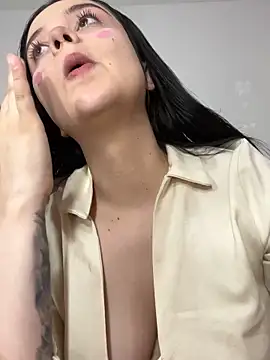 Selena Roa online show from October 23, 2025, 12:04 pm