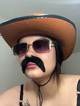 Selena Roa online show from October 31, 2025, 3:03 am