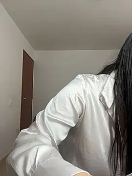 Selena Roa online show from November 25, 2025, 2:17 pm