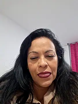 Snapshot of viviana-sexi chatting on June 5, 2026, 11:54 pm viviana-sexi online show from June 5, 2026, 11:54 pm