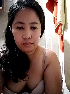 Creamy Pussycat28 online show from November 13, 2025, 8:35 pm