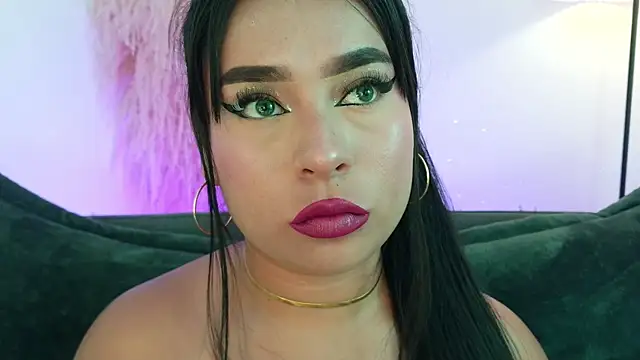 Snapshot of mia_roux1 chatting on May 7, 2026, 11:52 pm mia roux1 online show from May 7, 2026, 11:52 pm