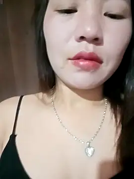 -Lanaa- online show from December 3, 2025, 7:57 pm