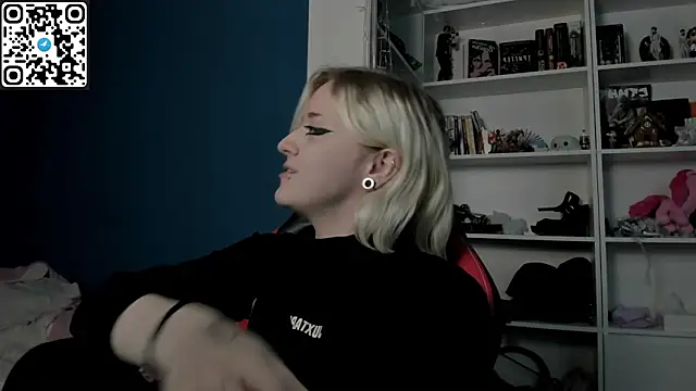 Holy Mistress S online show from January 13, 2026, 10:52 am