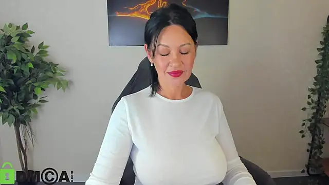 Snapshot of Sara_Devills chatting on June 26, 2026, 1:11 am Sara Devills online show from June 26, 2026, 1:11 am