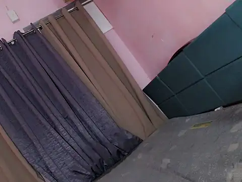 Snapshot of Felicity_lux chatting on November 4, 2025, 8:23 pm Felicity lux online show from November 4, 2025, 8:23 pm