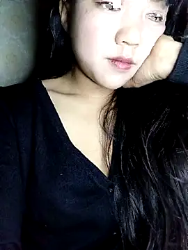 Quynhsumon online show from January 16, 2026, 3:27 pm