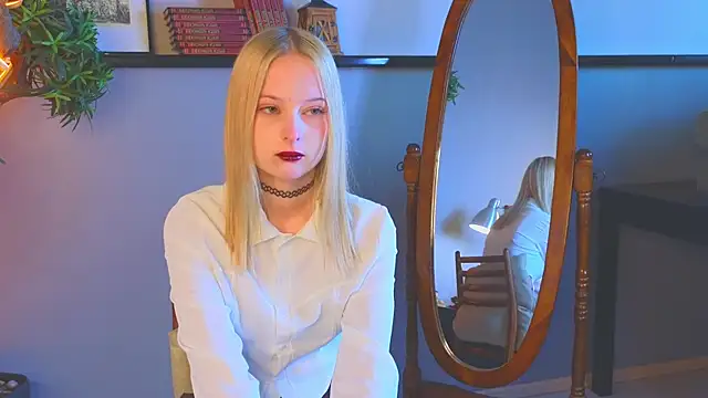 YungLyssy online show from October 27, 2025, 4:13 am