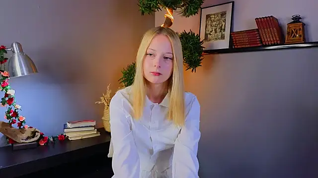 YungLyssy online show from November 7, 2025, 3:33 am