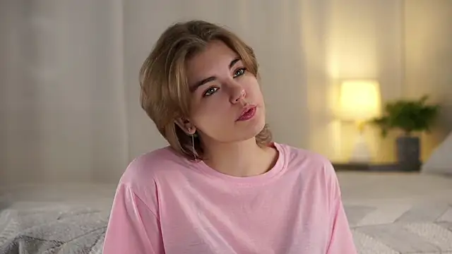 MelodyBaur online show from November 9, 2025, 1:26 pm