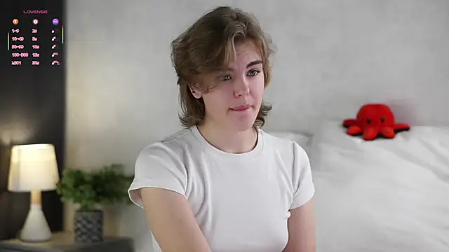 MelodyBaur online show from December 5, 2025, 12:37 pm