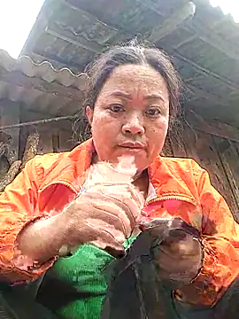 Nadia-a online show from November 17, 2025, 3:10 am