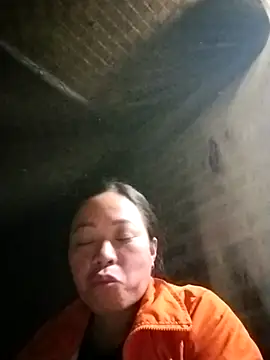 Nadia-a online show from November 24, 2025, 2:06 pm