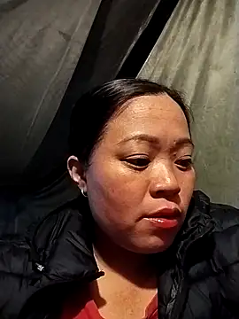 Nadia-a online show from November 28, 2025, 1:22 pm