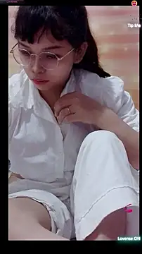 Snapshot of Maomilove1 chatting on May 19, 2026, 2:57 pm Maomilove1 online show from May 19, 2026, 2:57 pm