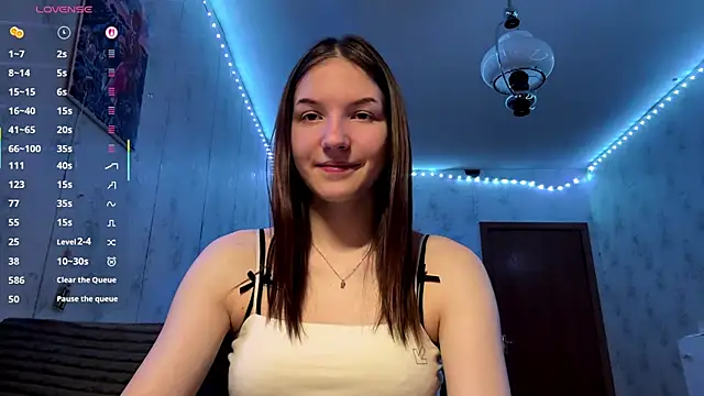 Snapshot of Beauty_miIa chatting on December 16, 2025, 3:38 pm Beauty miIa online show from December 16, 2025, 3:38 pm