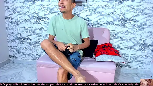 DoublePleasureX  online show from November 16, 2025, 5:34 am