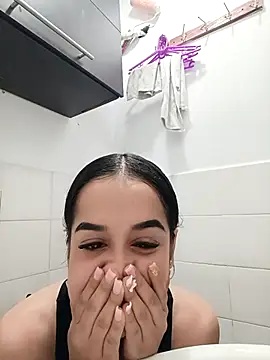 BabyCaramel18 online show from October 30, 2025, 11:23 pm