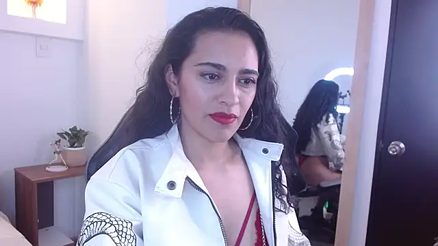 aanacaro as online show from November 25, 2025, 7:36 pm