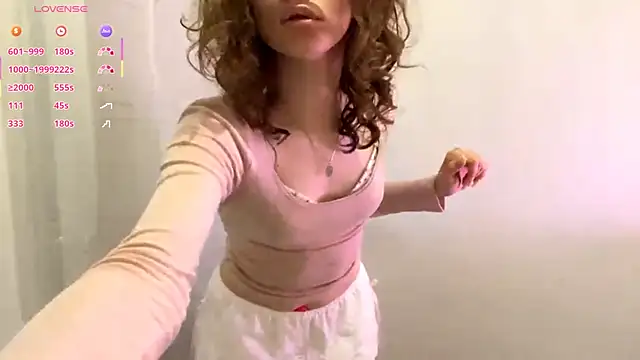 Kira Sanders online show from November 21, 2025, 4:50 pm