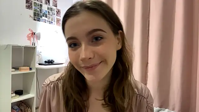 Kira Sanders online show from October 23, 2025, 7:12 pm