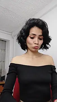 Snapshot of chloehanna chatting on October 23, 2025, 9:35 pm chloehanna online show from October 23, 2025, 9:35 pm